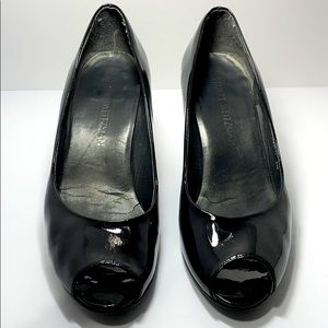 Stuart Weitzman ‘Nuanna’ black patent leather